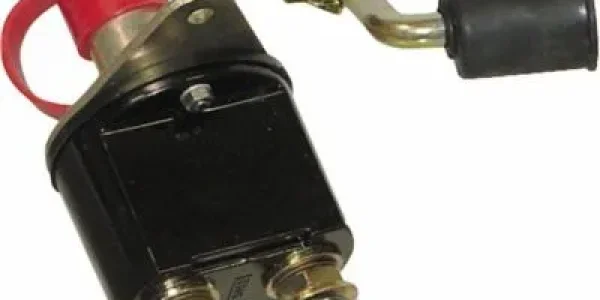 Cómo instalar un desconectador de batería en un tractor
